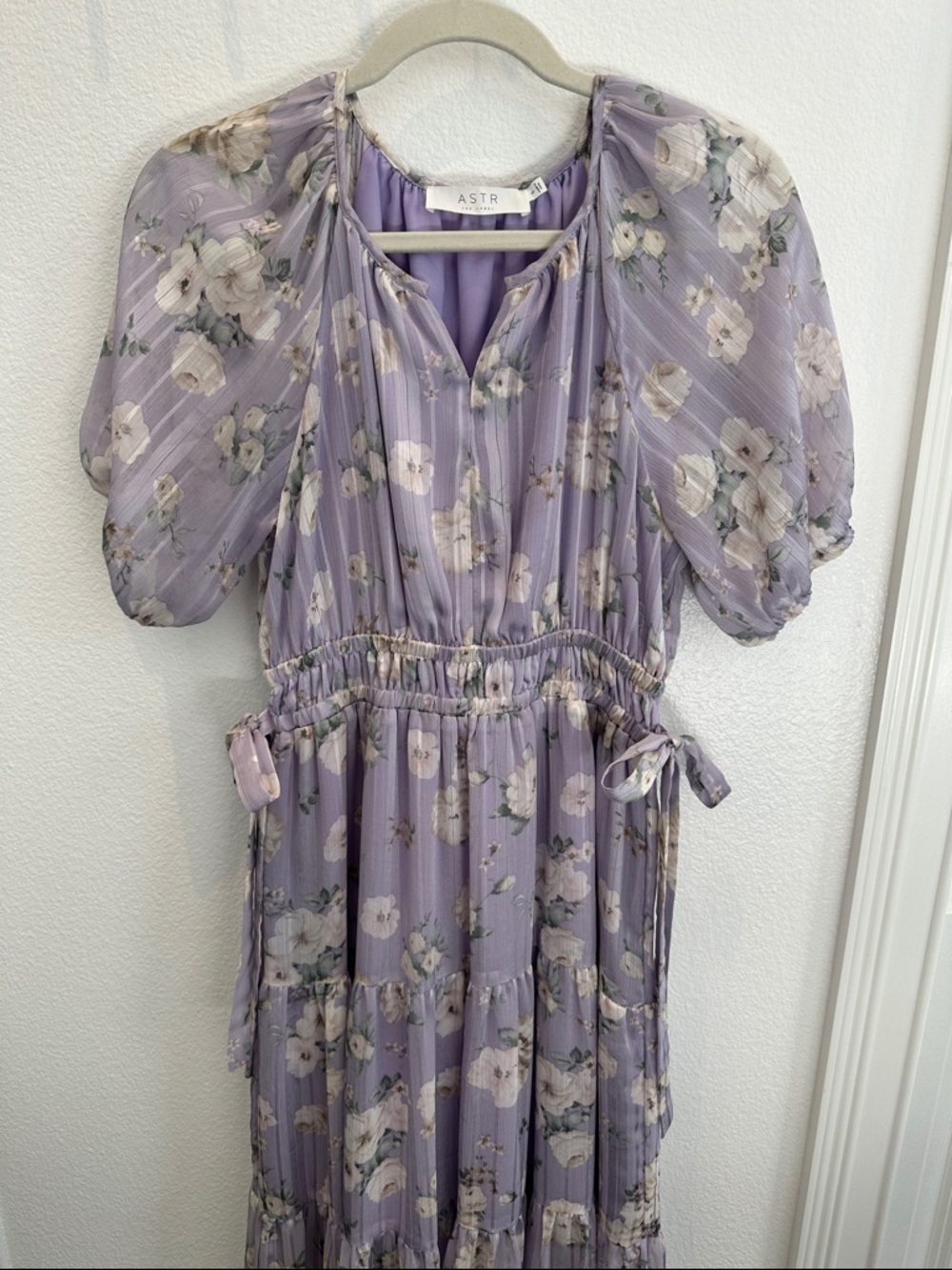 ASTR The Label Purple Floral Puff-Sleeve Maxi Dress
